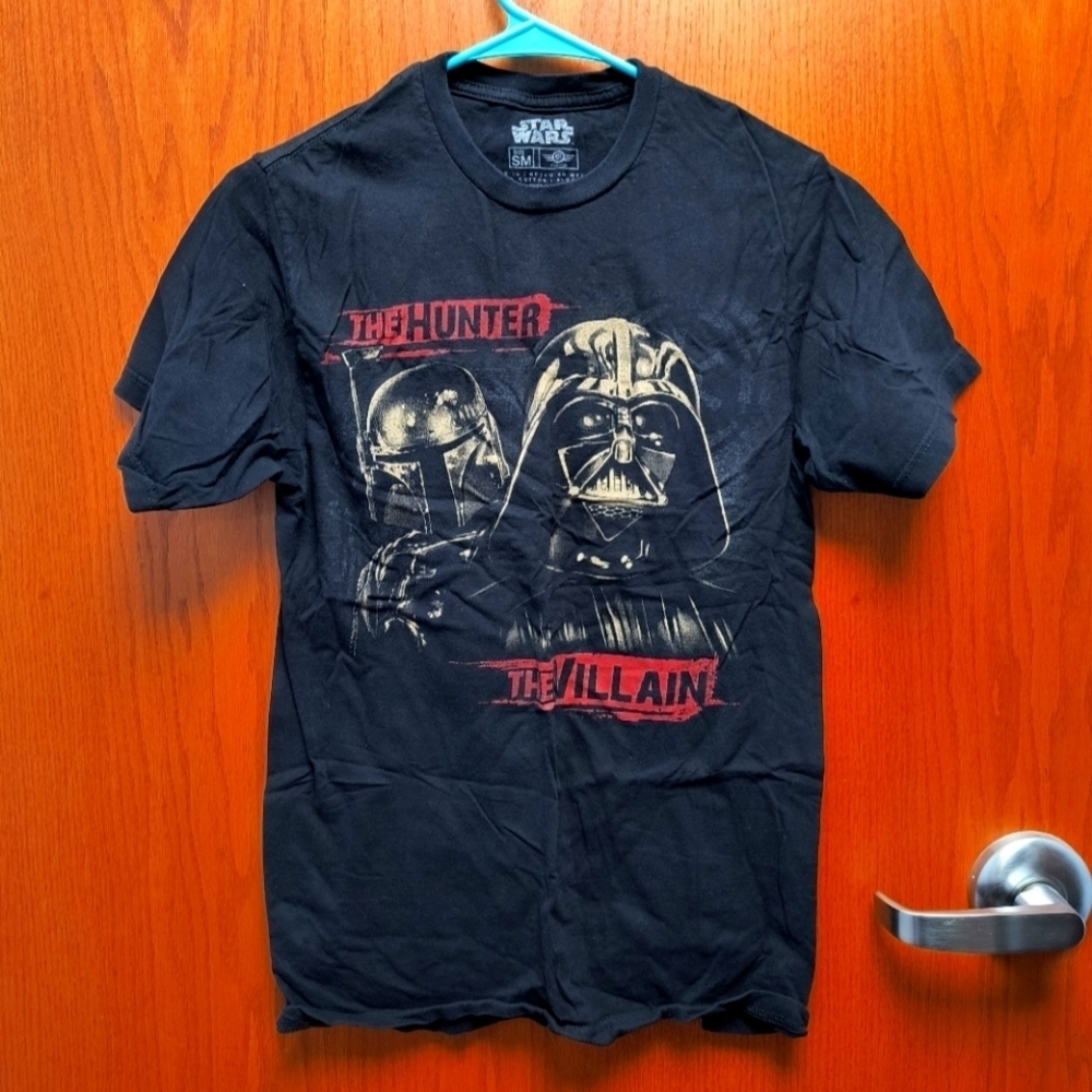 Adult Star Wars T-shirt Darth Vader and the Mandalorian size small boba fett